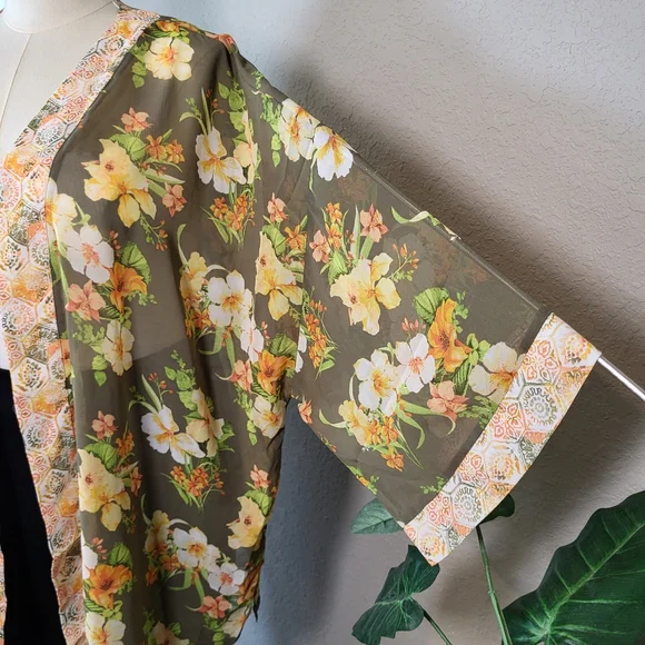 CATO Olive Green and Peach Floral Kimono - Plus Size 22/24W or 3X - Picture 5 of 10